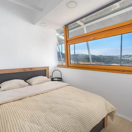 Urban Loft With Balcony Across The Acropolis! شقة *