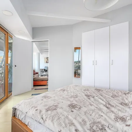 Urban Loft With Balcony Across The Acropolis! أثينا