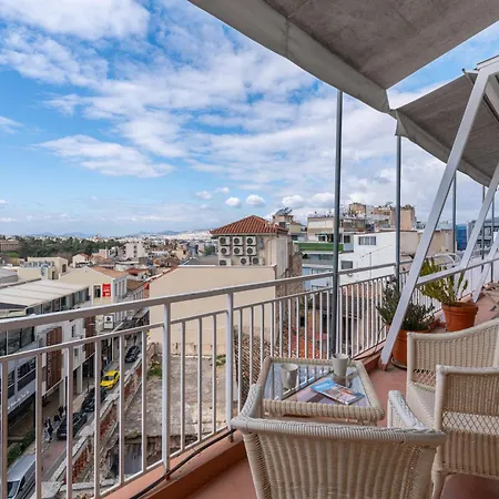 Urban Loft With Balcony Across The Acropolis! شقة أثينا